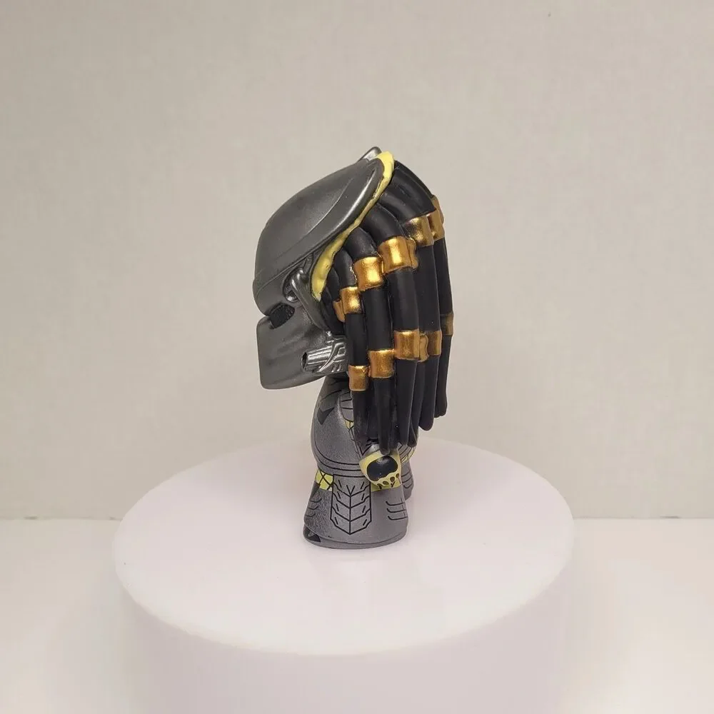 Titan Merchandise AVP Scar Predator 4.5